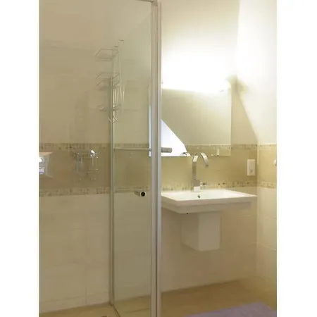 With 2 Bedrooms * Бад-Цвишенан